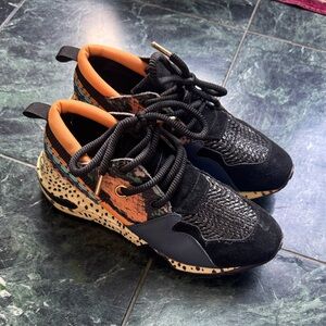 Steve Madden Black and Orange Women's Sneakers 6.5 like new